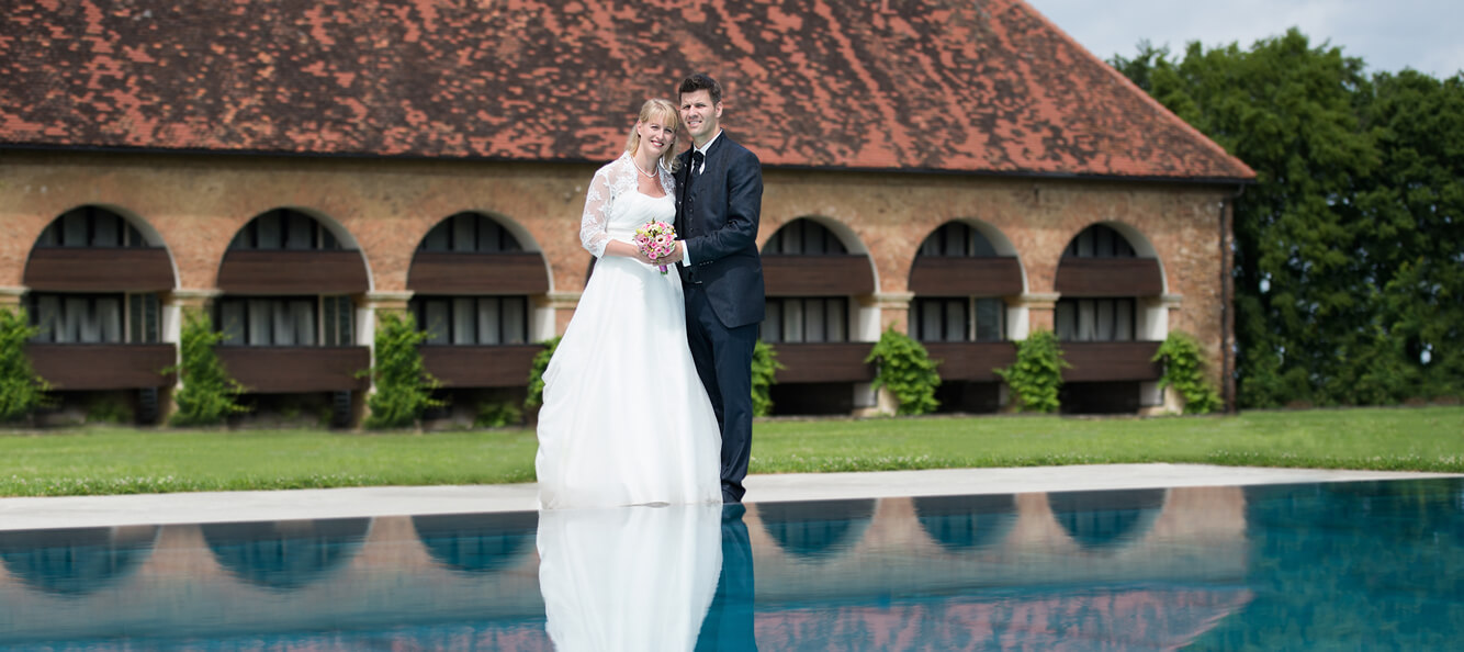 Hochzeitsfoto am Wasser von den Hochzeitsfotografen Graz